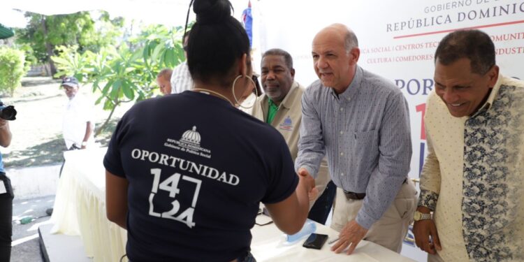 Otorgamiento de licencias a CTC beneficia jóvenes estudian informática