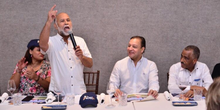 Sector magisterial vaticina el triunfo contundente de Abel Martínez; Hidalgo llama a votar masivamente