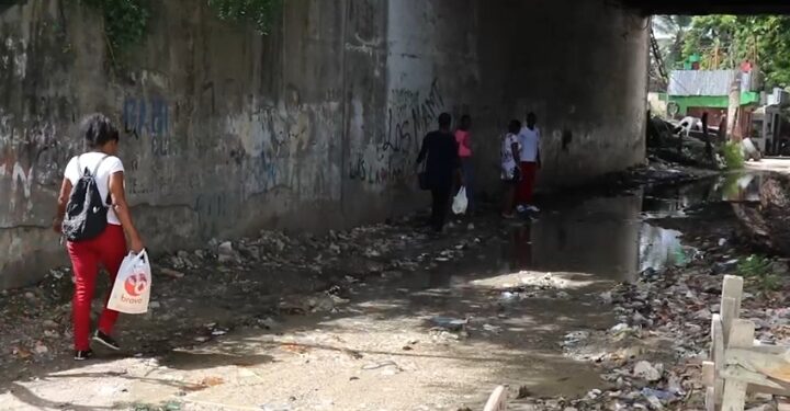 Protestan en sector Quita Sueño por ruptura de tubería