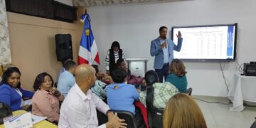 Regional 15 socializa resultados Pruebas Nacionales con directores y técnicos distritales