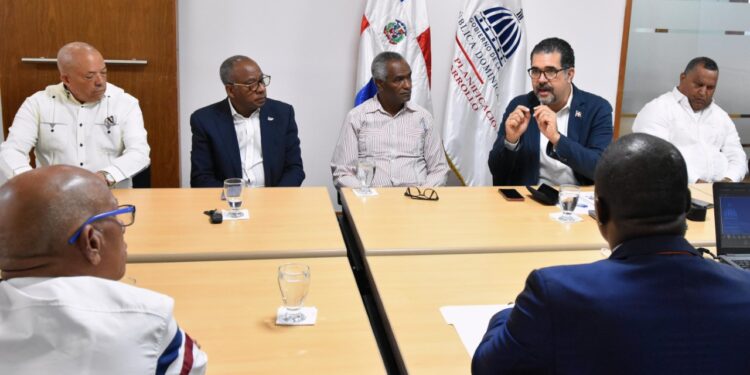 Ministro de Economía destaca importancia de construir cohesión social y territorial en la zona fronteriza