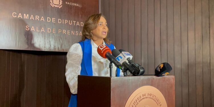 Diputada deposita proyecto de ley para la promoción y fomento de la Agricultura Orgánica