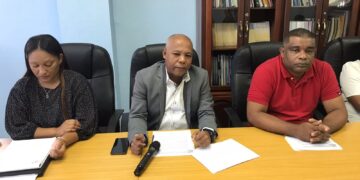 Sindicalistas denuncian médicos especialistas vuelven a negar servicios de salud a trabajadores