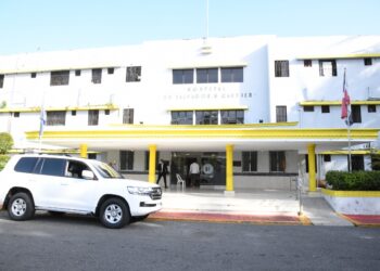 Gautier lamenta resultara herida de bala señora durante incidente con custodio de paciente privado de libertad