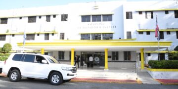 Gautier lamenta resultara herida de bala señora durante incidente con custodio de paciente privado de libertad