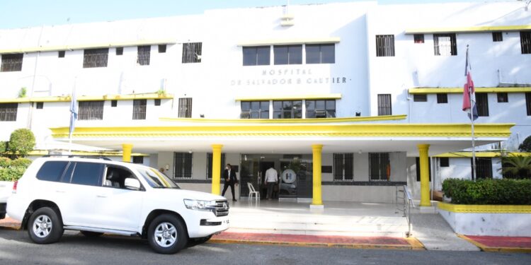 Gautier lamenta resultara herida de bala señora durante incidente con custodio de paciente privado de libertad