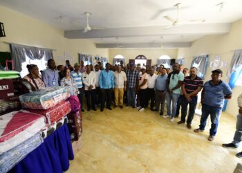 Félix Grullón en conjunto con el alcalde de San Rafael del Yuma sostiene encuentro con juntas de vecinos e iglesias