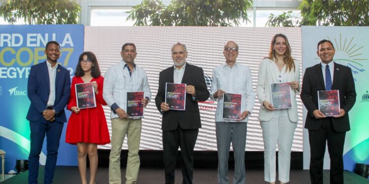 Medio Ambiente realiza conversatorio “Rumbo a la COP27” con participantes de la delegación de RD