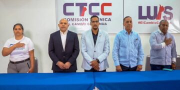 Juramentan 120 técnicos y profesionales en apoyo a Luis Abinader en Bonao