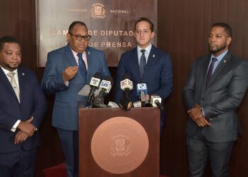 Diputados Ángel Estévez y José Hernández solicitan terminación del puente de Sabaneta