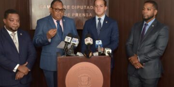 Diputados Ángel Estévez y José Hernández solicitan terminación del puente de Sabaneta