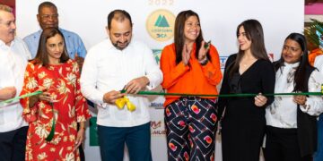 Cooperativa de Aduanas inaugura feria para socios