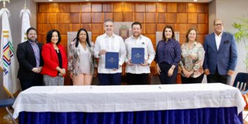 Propeep otorgará 30 becas para estudios municipales de grado y posgrado en Unicaribe