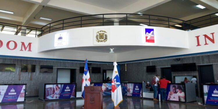 INPOSDOM anuncia cambio de horario en el servicio