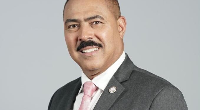 Doctor Yomare Polanco renuncia del PLD