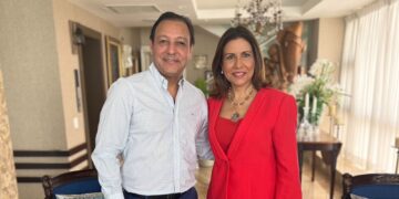 Abel Martínez visita la ex vicepresidente Margarita Cedeño