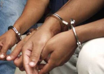 PN captura a dos presuntos antisociales por robos en distintas residencias