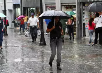Onda tropical generará lluvias este jueves en varias provincias del país