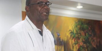 Alacalde Cristian Encarnación juramenta Comisión Censadora en Los Alcarrizos