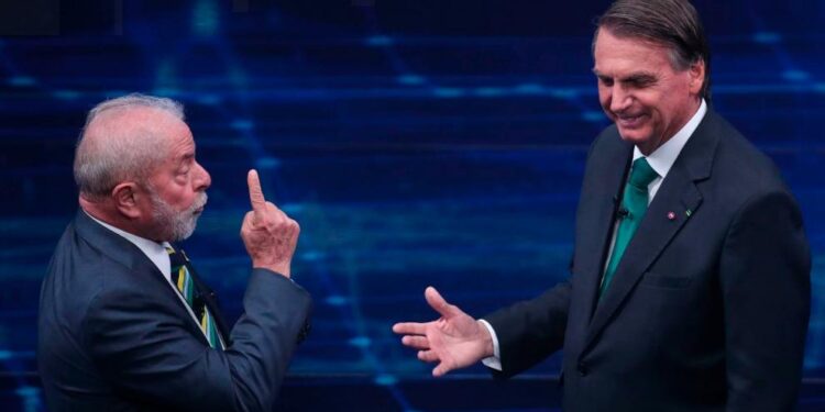 Bolsonaro y Lula juegan sucio en un durísimo debate