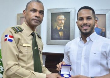 Director de las Escuelas Vocacionales recibe visita de ministro de la Juventud