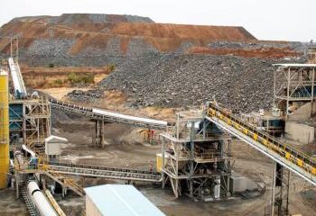 Al menos cinco muertos al explotar un autobús por una mina en Mali