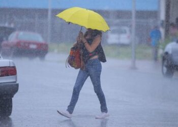 Vaguada y onda tropical continuarán generando aguaceros