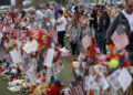 Los sobrevivientes de Las Vegas muestran esperanza incluso cuando persisten los tiroteos masivos