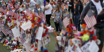 Los sobrevivientes de Las Vegas muestran esperanza incluso cuando persisten los tiroteos masivos