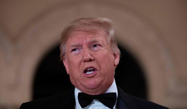 Comité que investiga asalto al Capitolio cita a Trump a declarar