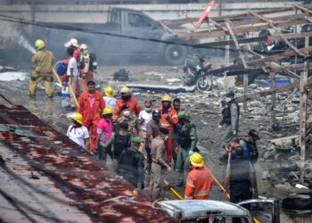Un muerto y 28 heridos en la explosión de un carro bomba en Tailandia