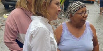 Alcaldesa Carolina Mejía recorre sectores del DN y lleva asistencia a zonas afectadas 