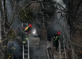 Masivo ataque ruso sobre objetivos civiles: Hay edificios destruidos en Kiev