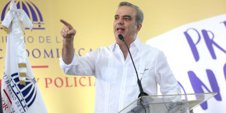 Presidente Luis Abinader: “Gobierno y la Policía enfrentarán la delincuencia en cualquier terreno”