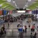 Migración informa suspendió agentes del AILA tras denuncias de supuesto “Macuteo”