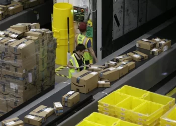 Reportan que Amazon se prepara para recortar 10,000 empleos esta semana