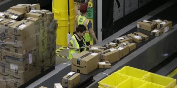 Reportan que Amazon se prepara para recortar 10,000 empleos esta semana