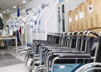 SNS supervisa obras y entrega equipos por 3.5 millones a hospitales SRS Norcentral