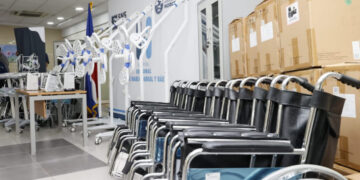 SNS supervisa obras y entrega equipos por 3.5 millones a hospitales SRS Norcentral