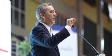 Presidente Abinader dispone desconcentración de las atribuciones de la Dirección de Casinos