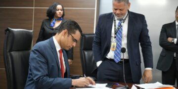 JCE y organizaciones políticas firman compromiso por la integridad electoral