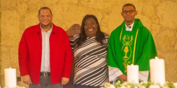 Alcalde Carlos Guzmán destaca trabajo mancomunado con iglesias de SDN