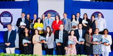 Angie Martínez gana Premio a la Excelencia Exportadora "Embajadora Destacada 2022″