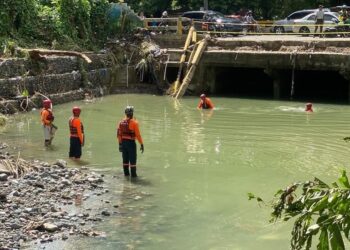 Brigadas Defensa Civil realizan labores de búsqueda de un hombre desaparecido en Arroyo Hondo