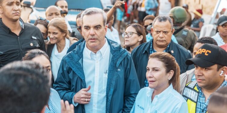 Abinader asegura mano amiga del Gobierno llegará a los afectados por lluvias