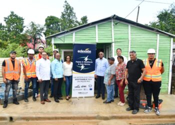 Edeeste inicia rehabilitación redes eléctricas en más de 70 viviendas de escasos recursos