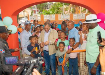 Alcalde de SDN  entrega décimo parque totalmente remozado