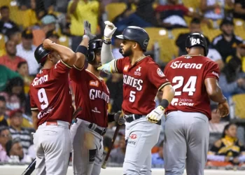 Los Gigantes blanquean a las Águilas seis por cero