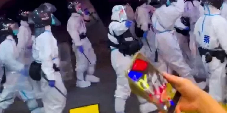 Las protestas por la gestión china del COVID se intensifican en la ciudad de Cantón