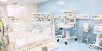 SNS dice prioriza reducción nacimientos prematuros y atención a neonatos